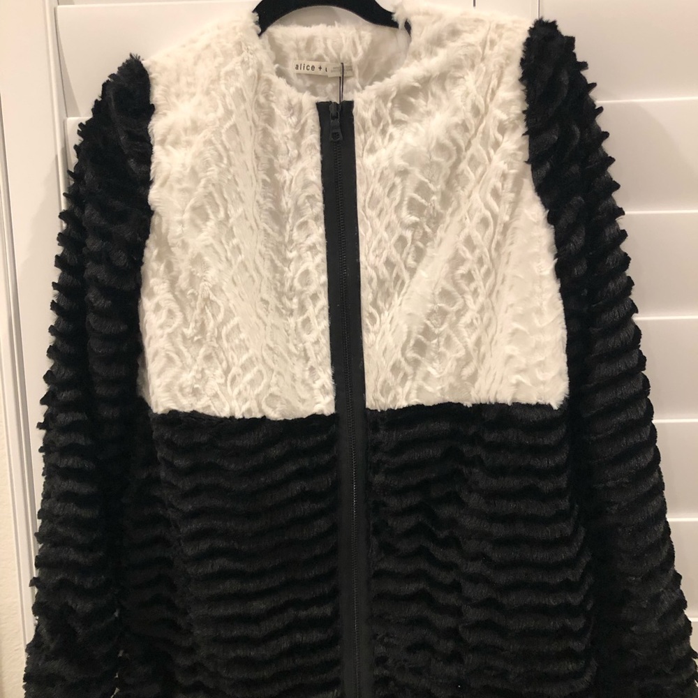 Alice Olivia black white faux fur jacket New Size XS